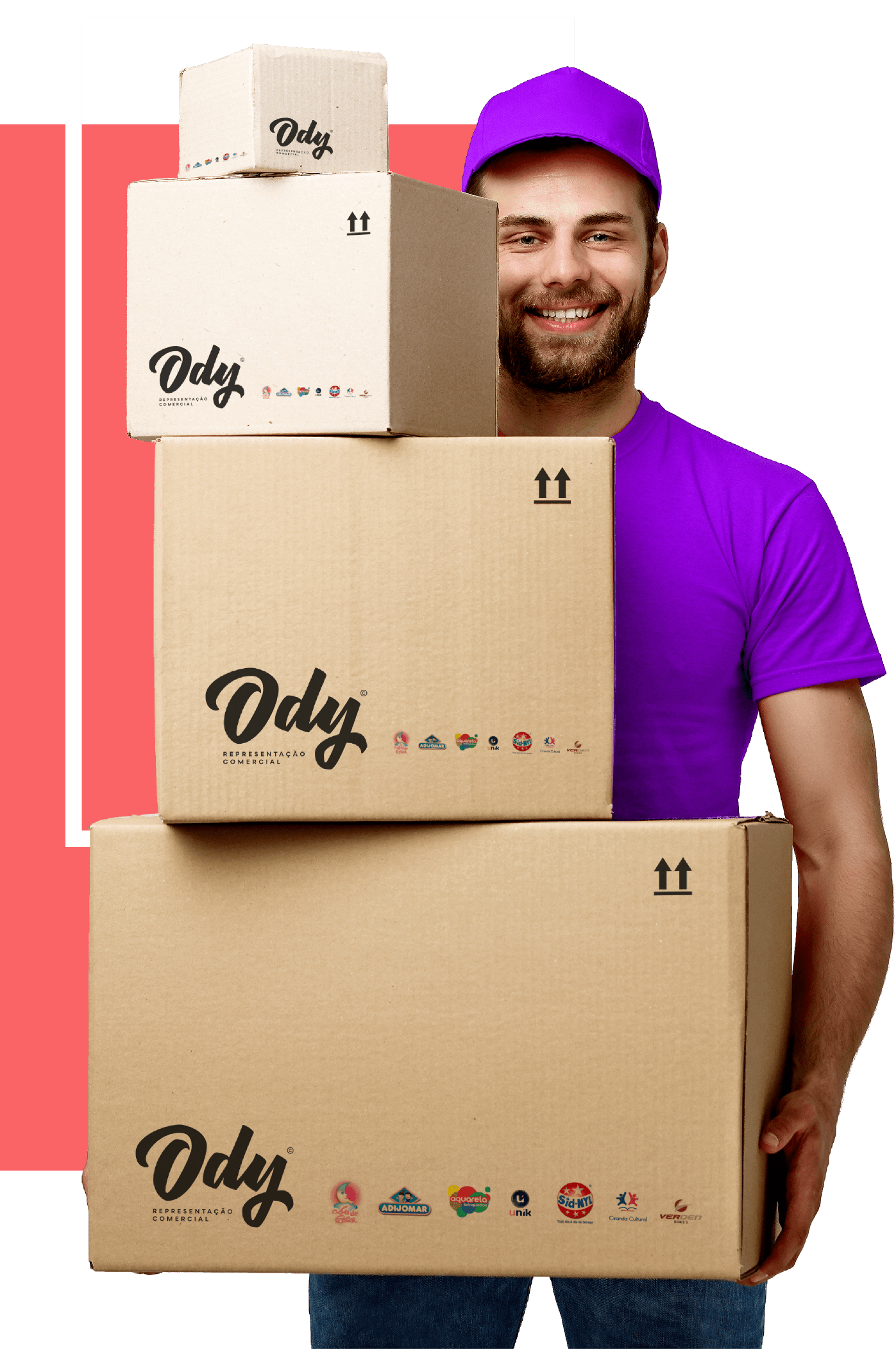 homem segurando caixas